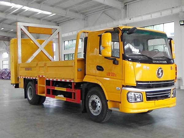 CLW5120TFZ6ZC型防撞缓冲车