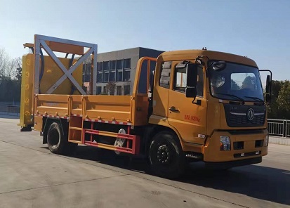 CLW5160TFZ6ZC型防撞缓冲车