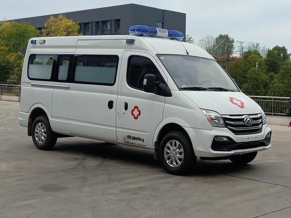 CLW5040XJHTDP型救护车