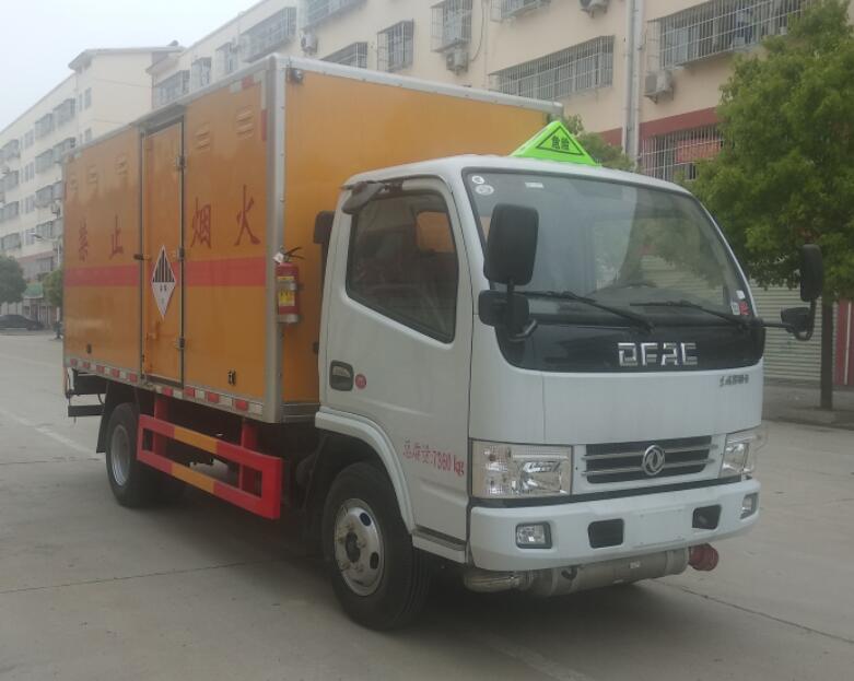 CLW5073XZW6型杂项危险物品厢式运输车