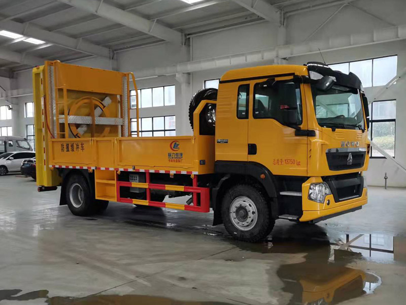 CLW5140TFZZ6型防撞缓冲车