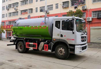 CLW5182GXWE6型吸污车