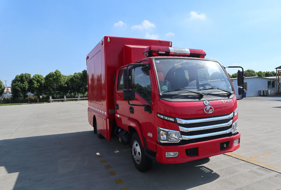 CLW5040TXFXC08/AXZ型宣传消防车