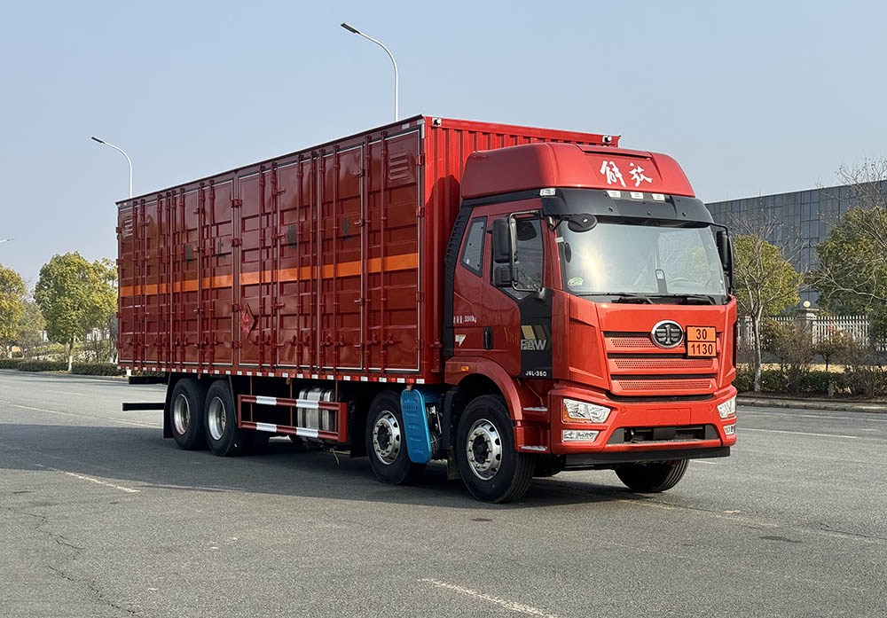 STD5320XRYCA6型易燃液體廂式運(yùn)輸車