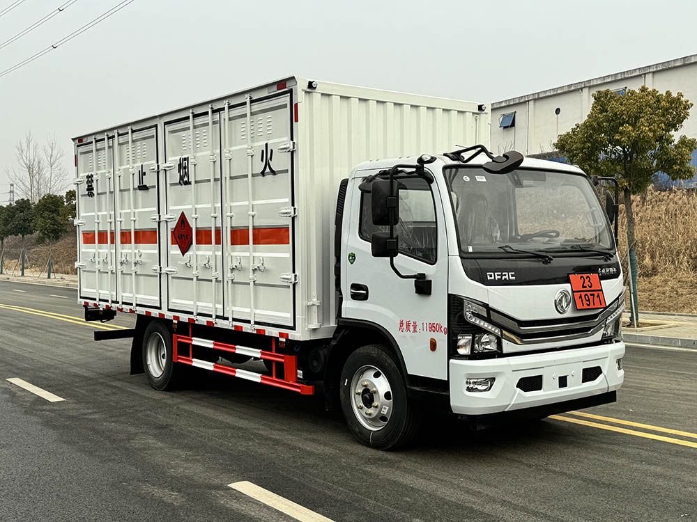 STD5125XRQEQ6型易燃氣體廂式運輸車
