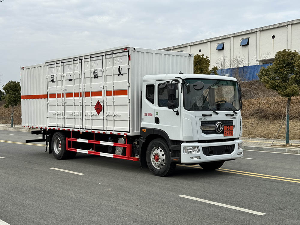 STD5185XRQEQ6型易燃氣體廂式運輸車
