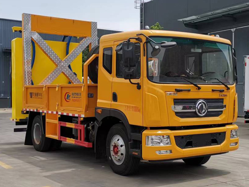 CLW5123TFZBHA型防撞缓冲车