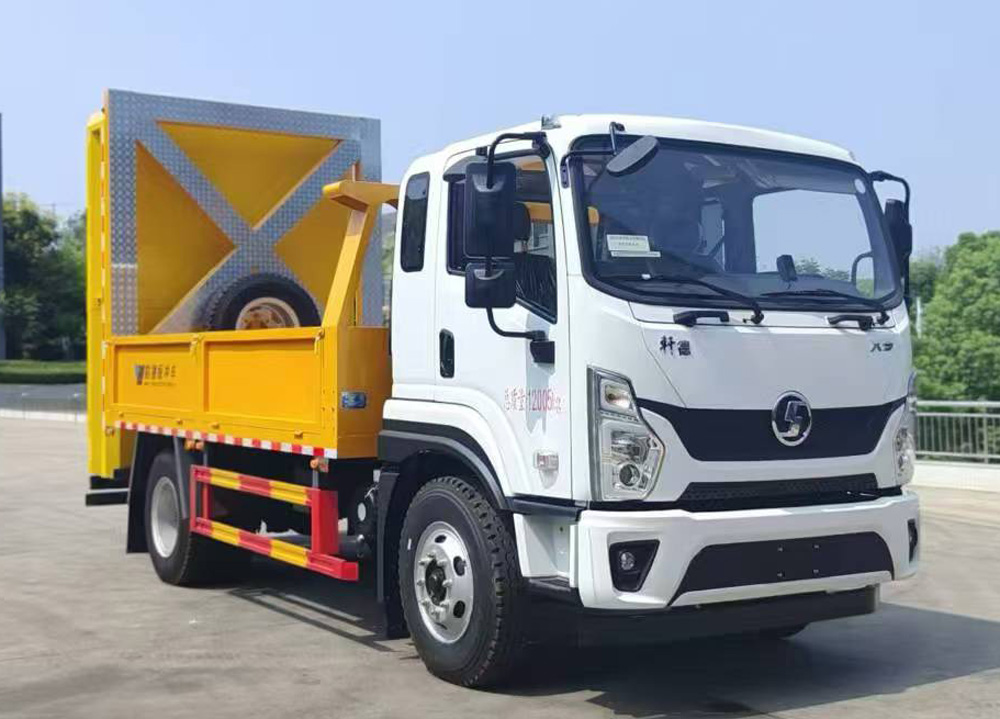 CLW5125TFZAHA型防撞缓冲车