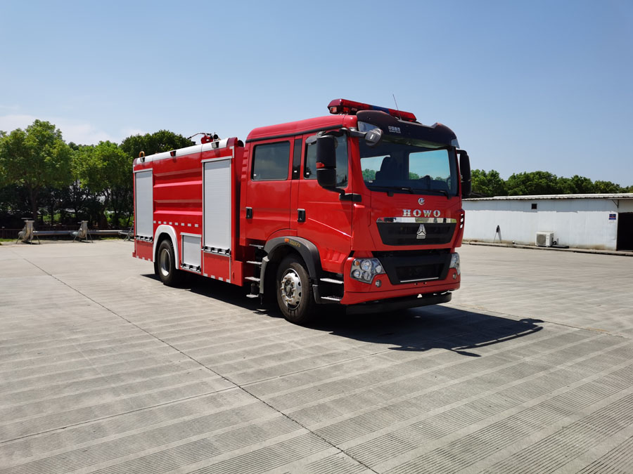 CLW5170GXFSG70/AXF型水罐消防车