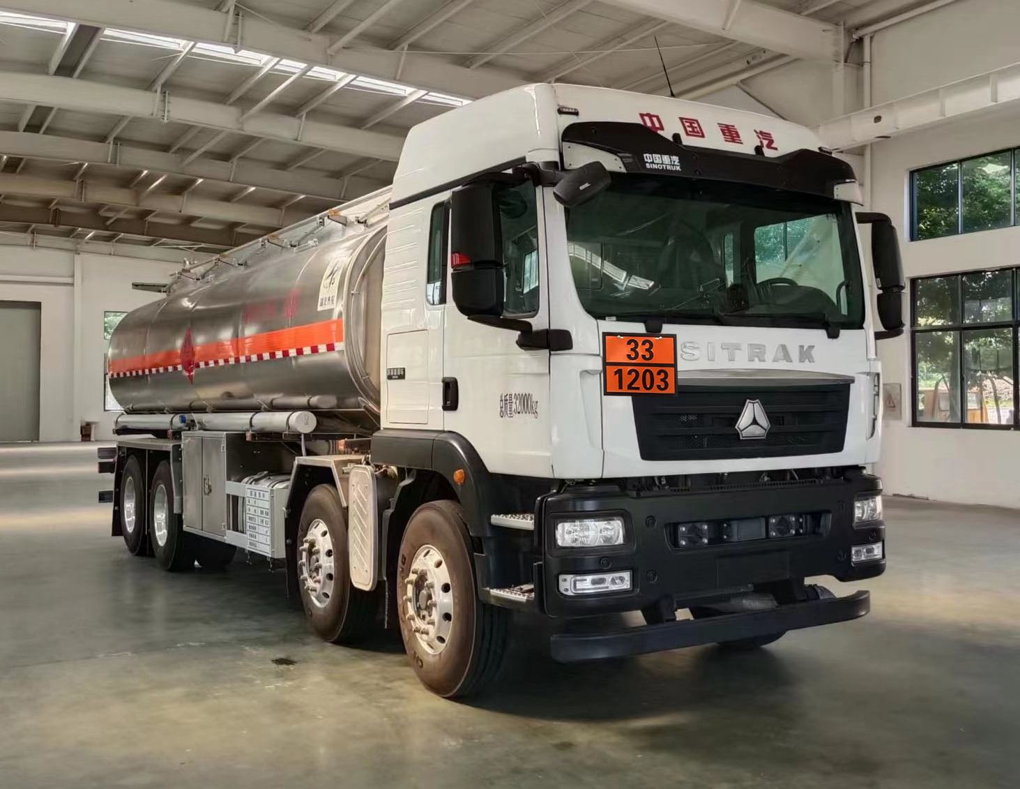 QXC5326GYYZ6V型运油车