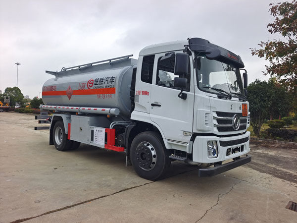 CSC5188GYYEZ6A型运油车